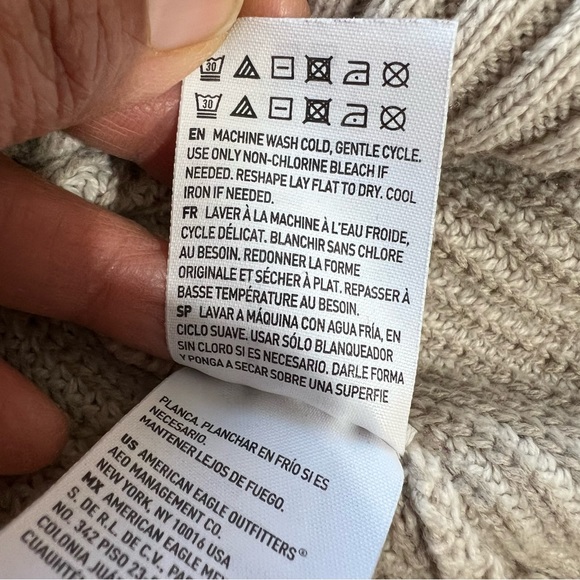 AMERICAN EAGLE OUTFITTERS Sweater Women's Size Medium Maroon Cream Long Sleeve - Picture 6 of 7